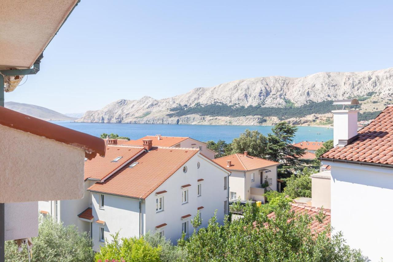 Apartments Ema & Mislav With Terrace Baška Eksteriør billede